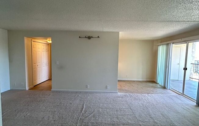 2 beds, 1 bath, $2,200