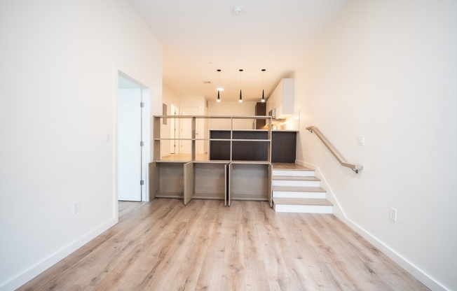1 bed, 1 bath, 821 sqft, $3,300, Unit 206