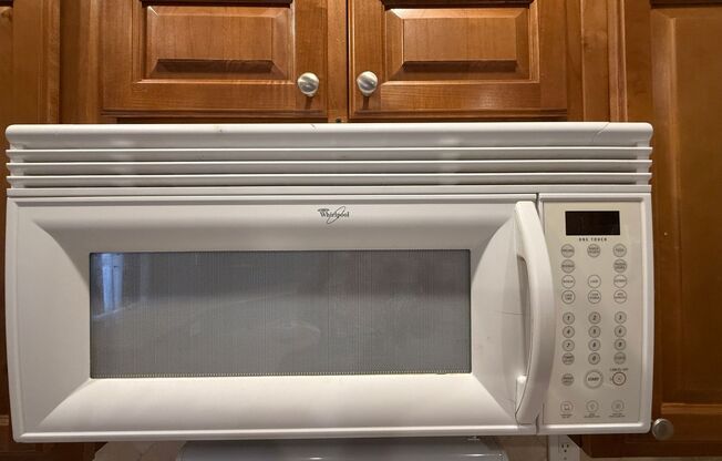 3bed,2.5 bath townhouse with 2 car garage