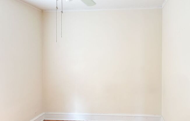 2 beds, 1 bath, 850 sqft, $2,100, Unit 5208L-2