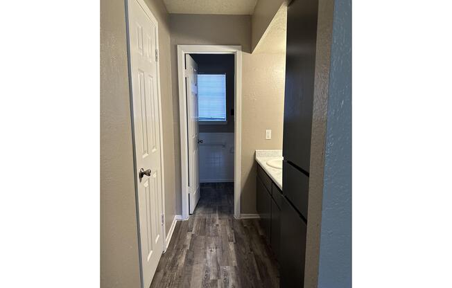 1 bed, 1 bath, 720 sqft, $1,099