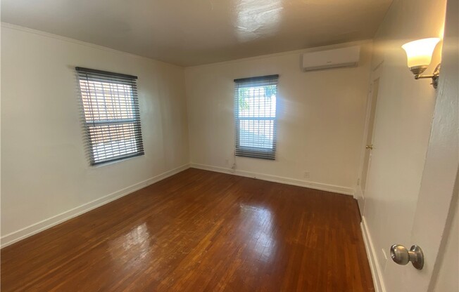 2 beds, 1 bath, 1,184 sqft, $3,000