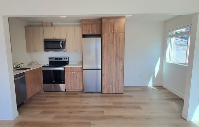 2 beds, 1 bath, 867 sqft, $2,995, Unit 102