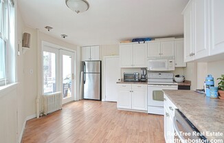 13 KNOWLTON ST