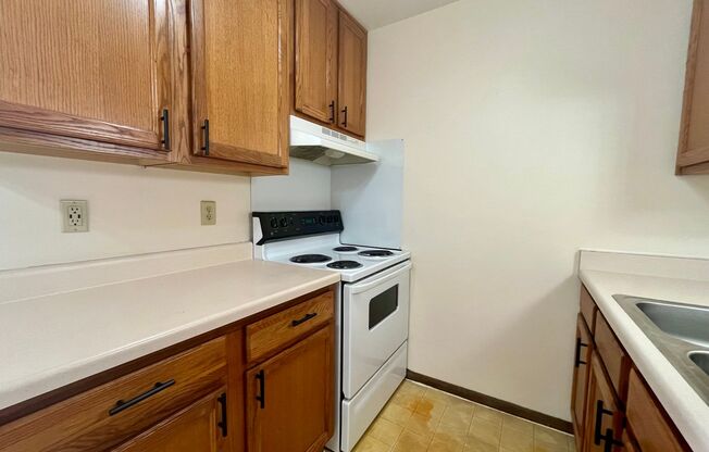 1 bed, 1 bath, $950, Unit 72