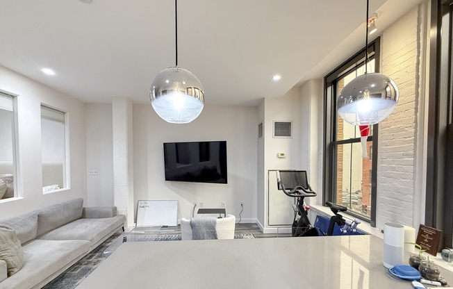 1 bed, 1 bath, 721 sqft, $3,775, Unit 313