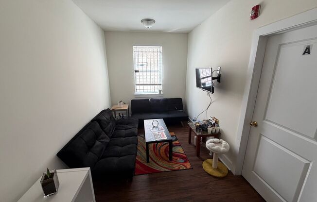 3 beds, 3 baths, 823 sqft, $1,695, Unit Unit 01