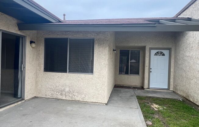 Clean, Updated one story home in Central Camarillo
