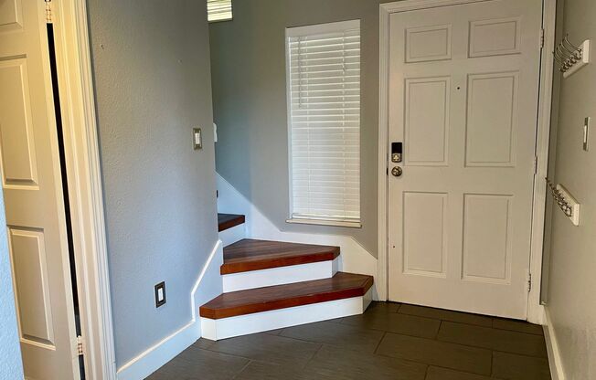 3 beds, 3 baths, $3,700, Unit # L 301