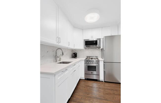 350 BLEECKER ST