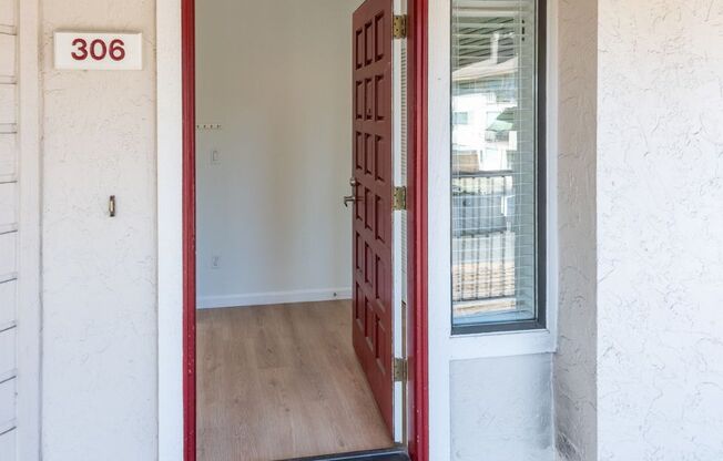 2bd/1.75ba Kirkland Condo