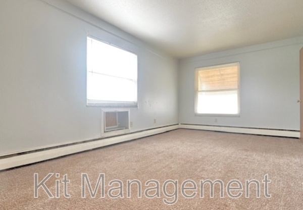 3320 DOUGLAS RD