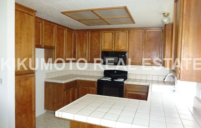 3 Bedroom, 2 Bath, 2 Car garage in the Pocket Area