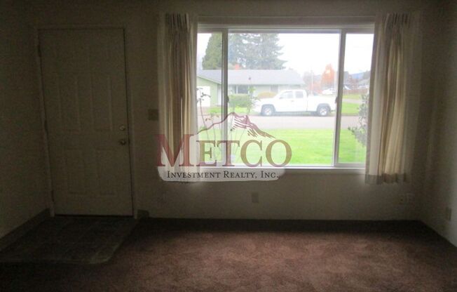 2 beds, 1 bath, 924 sqft, $1,495, Unit 740