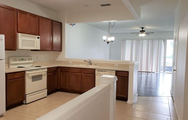 2-story Spacious Townhome - Gated Community - Open Floor Plan