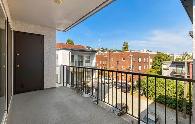1 bed, 1 bath, 837 sqft, $2,062, Unit 305