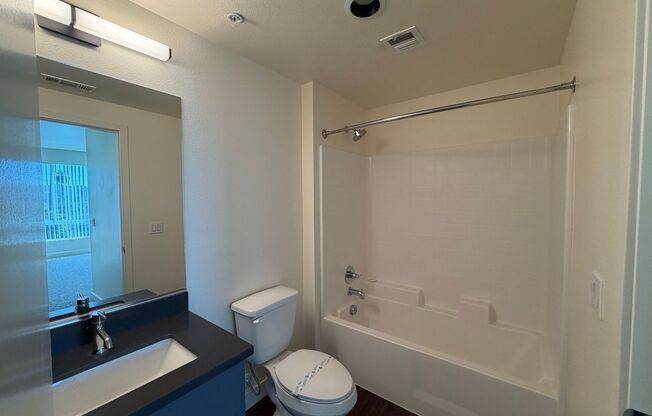 2 beds, 2 baths, 890 sqft, $2,600, Unit 322