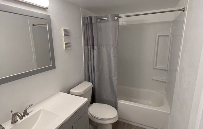 1 bed, 1 bath, 700 sqft, $1,325, Unit 273