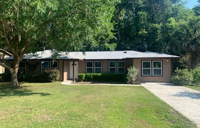 Beautifully Updated Mostly Remodeled 3 bedroom 2 bath home in NW Gainesville