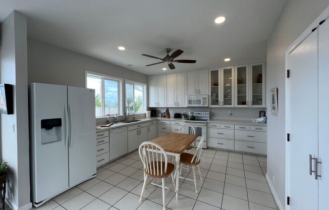 For Rent - 864 Aalapapa Dr.