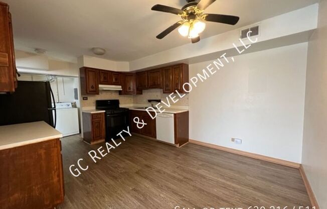 1744 QUEENSBURY CIR