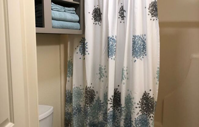 Studio, 1 bath, 400 sqft, $935, Unit 1A