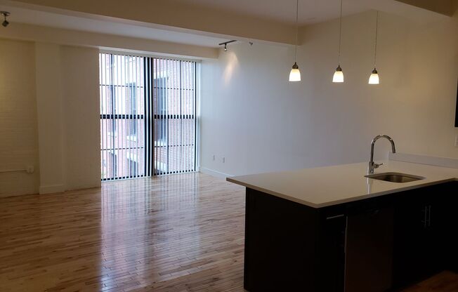 2 beds, 2 baths, 1,039 sqft, $2,895, Unit 202