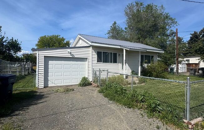Bright and Welcoming 2-Bedroom Home