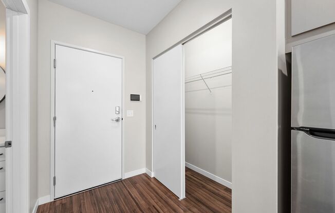 Studio, 1 bath, 525 sqft, $1,095, Unit 415