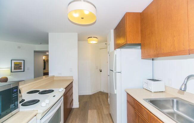 1 bed, 1 bath, $2,400, Unit UNIT 711