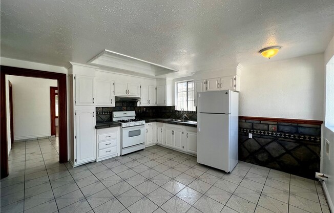 609 CAMULOS ST
