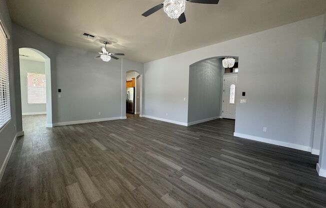 BEAUTIFUL 4 BEDROOM 2 BATHROOM HOME IN PHOENIX