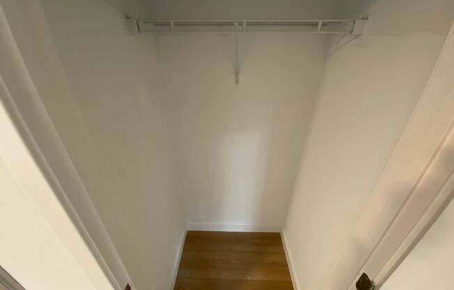 Studio, 1 bath, 425 sqft, $1,900, Unit The Elm - 407