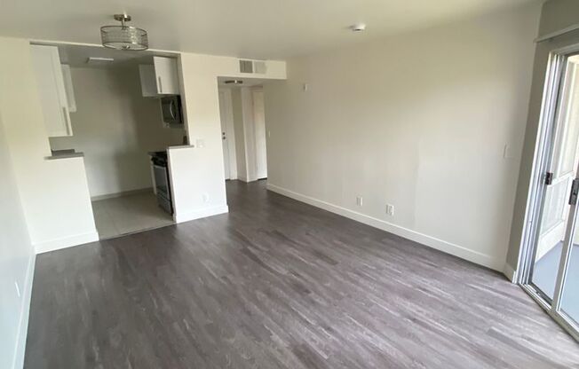 1 bed, 1 bath, 700 sqft, $1,995