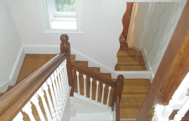 119 E MT AIRY AVE
