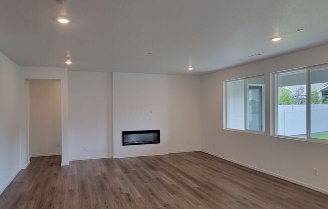 Brand New 3-Bedroom Home In Eagle Ridge