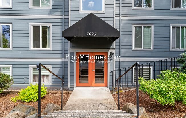Beautifully Updated Condo in Multnomah Village - 3 Bedrooms!