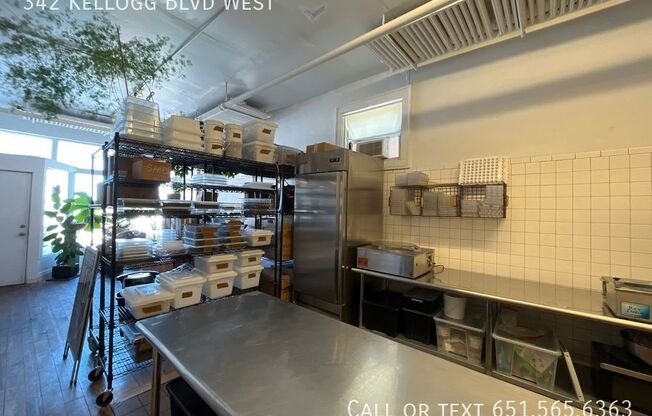 342 KELLOGG BLVD W