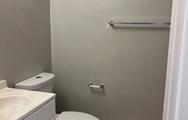 2 beds, 1 bath, 682 sqft, $2,295, Unit 1902-103