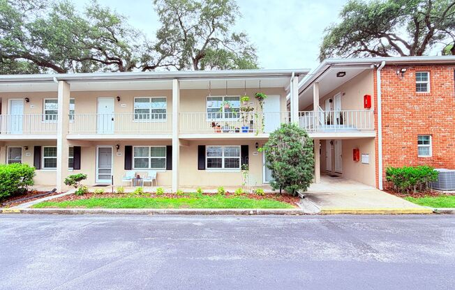 !PRICE DROP! Great complex on Lake Killarney