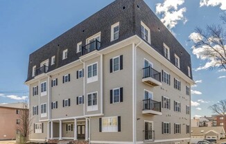 2 beds, 2 baths, 940 sqft, $3,000, Unit 5-2