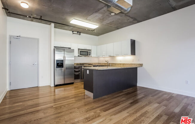 1 bed, 1 bath, 855 sqft, $2,500, Unit 343