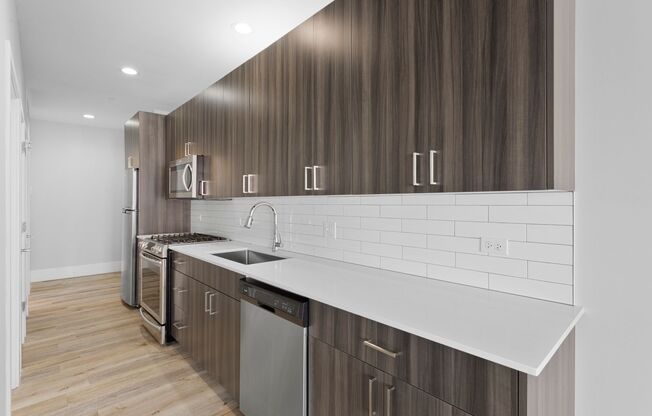 2 beds, 1 bath, 664 sqft, $2,300, Unit 210
