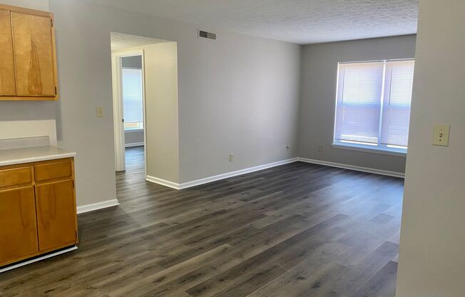 Second floor two bedroom apartment in Portland- Section 8 accepted