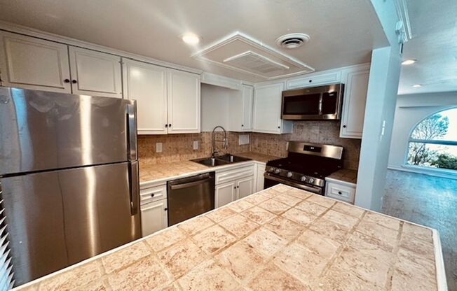 2 beds, 1.5 baths, 957 sqft, $1,599, Unit 111