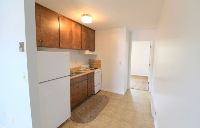 1 bed, 1 bath, $925, Unit 936 Vine Street - D