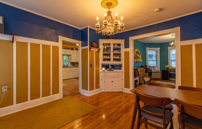 Historic, 3 bedroom home in the Chelsea Parade Historic District