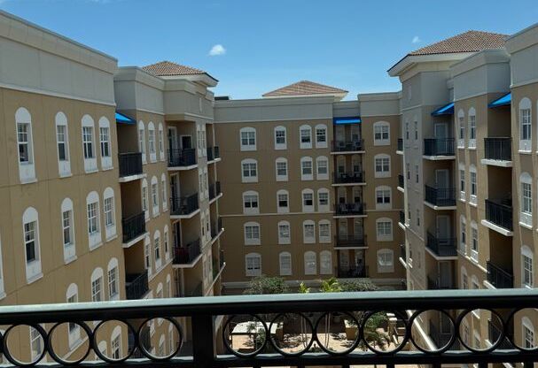 2 beds, 2 baths, $2,750, Unit # 1635