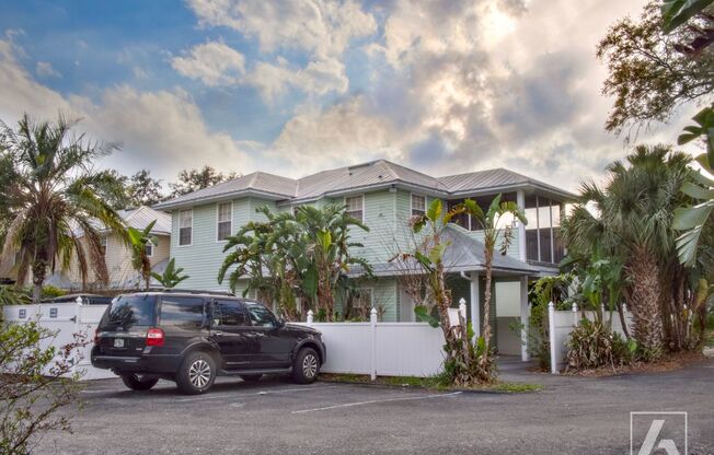 Studio, 1 bath, 350 sqft, $1,350, Unit 1102#L5