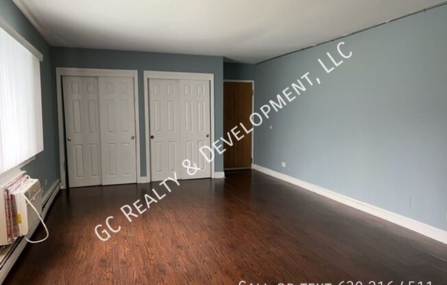 1703 W DENNIS DR
